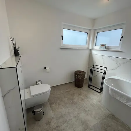 Apartmán Modernes Stadthaus - Perfekt Fuer Business Projektteams & Familien *