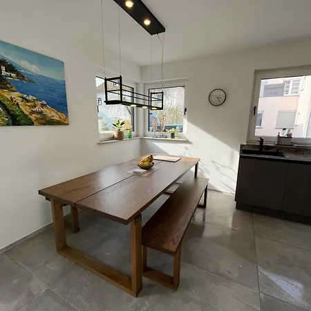 Modernes Stadthaus - Perfekt Fuer Business Projektteams & Familien Apartmán *